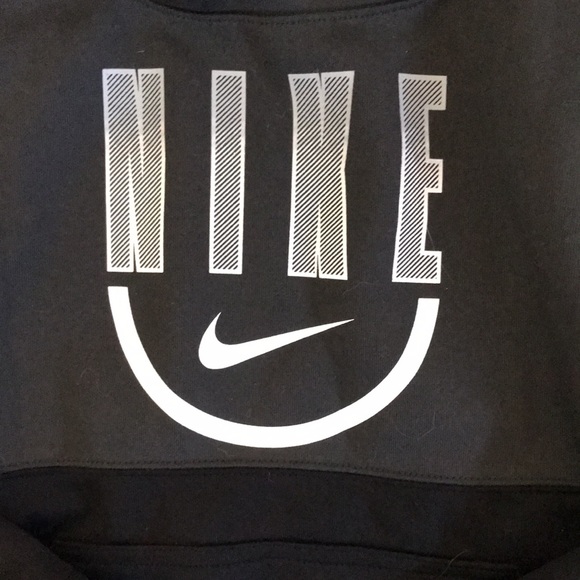 NIKE Dri-Fit Boy’s Hoodie - Picture 4 of 10
